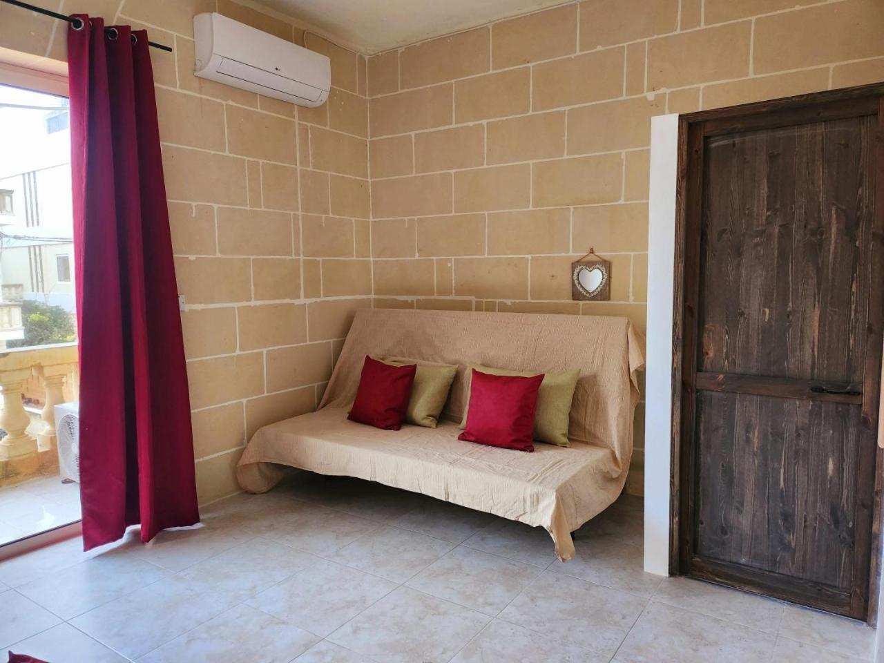 Palm Court Apartment Xlendi Exterior foto